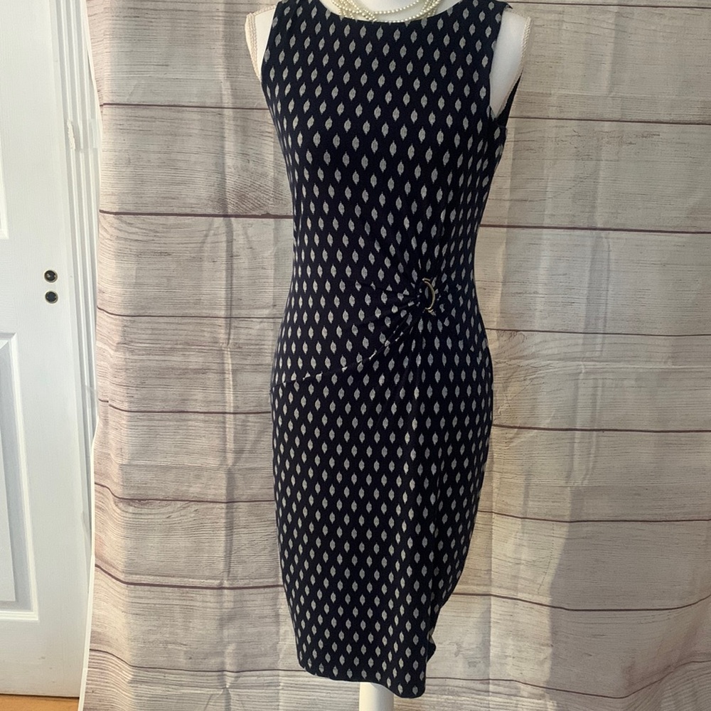 Ivanka Trump, sleeveless, lined dress size XS, navy and white